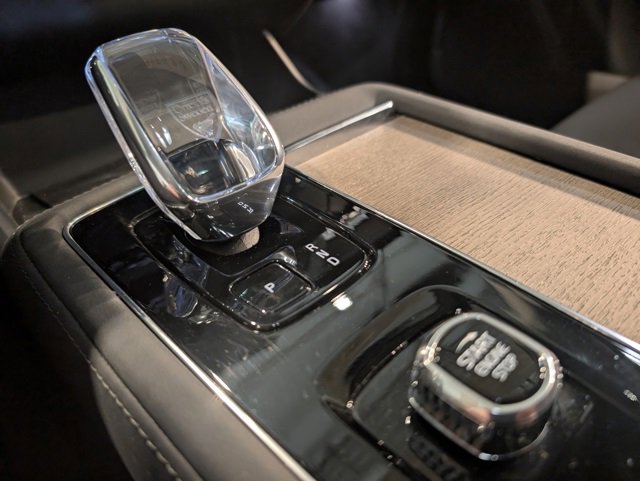 Used 2025 Volvo XC90 B6 Plus image 22