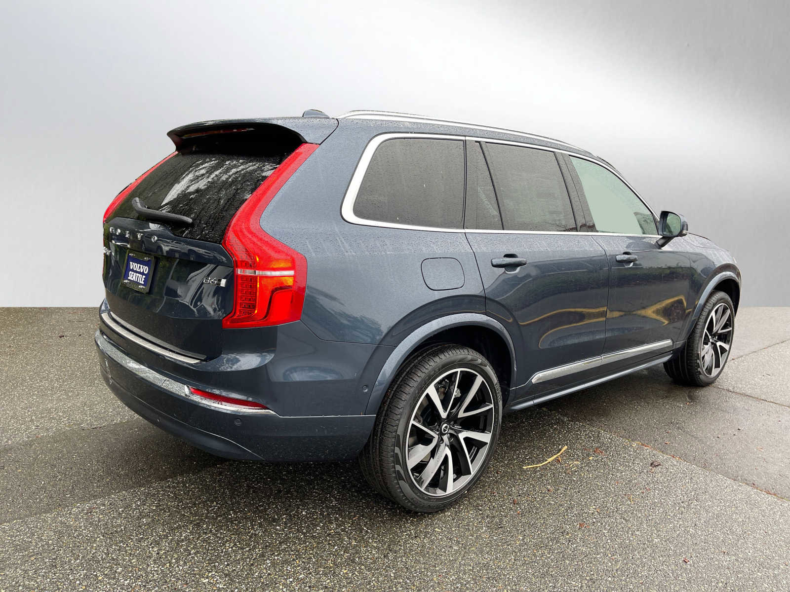 Used 2023 Volvo XC90 B6 Plus w/ Protection Package Premier image 7