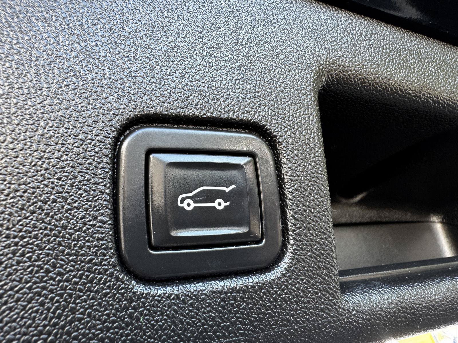 Used 2020 Chevrolet Equinox Premier AWD/4WD image 13