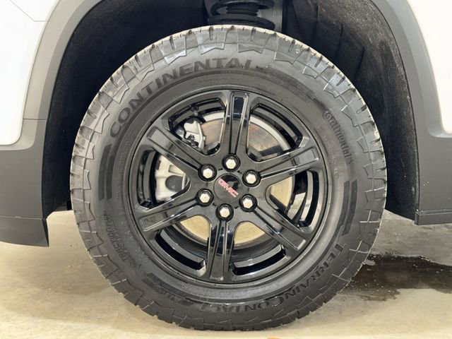 Certified 2022 GMC Acadia AT4 w/ Technology Package image 34