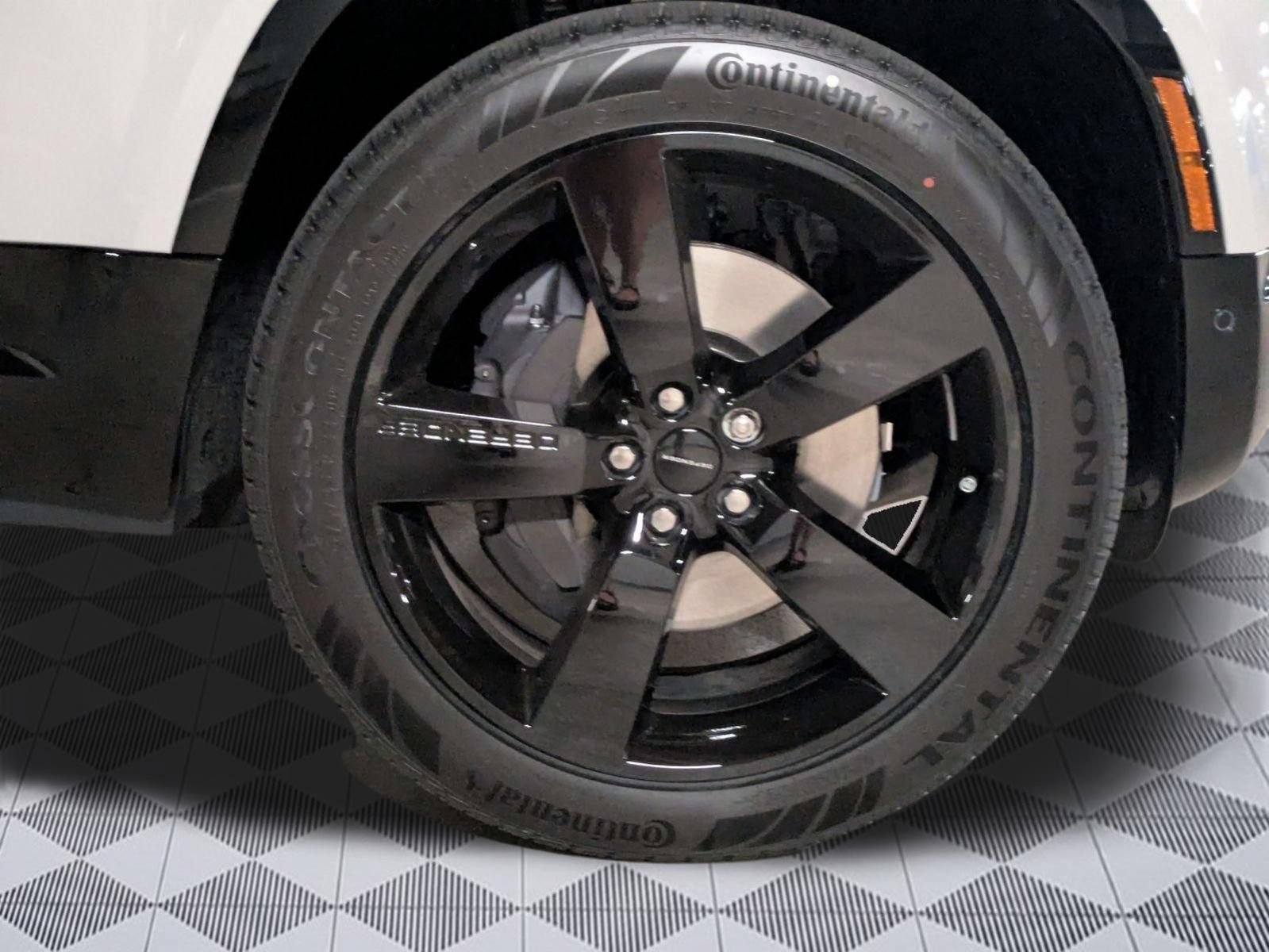 New 2026 Land Rover Defender 110 X-Dynamic SE AWD/4WD image 20