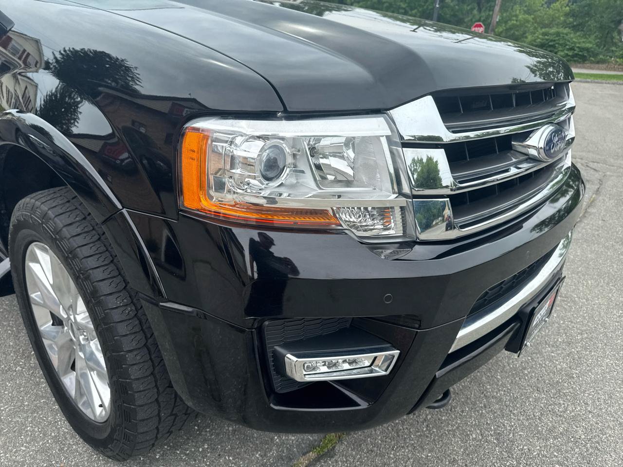 Used 2017 Ford Expedition Limited AWD/4WD image 21