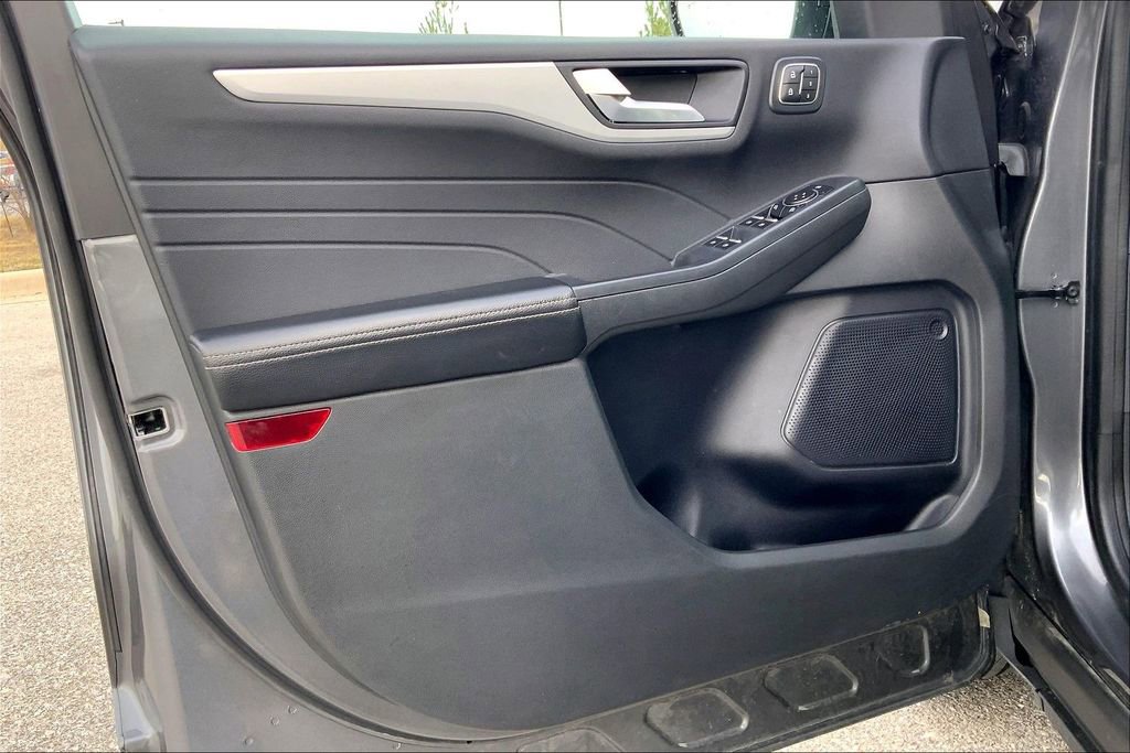 Used 2023 Ford Escape Platinum image 19