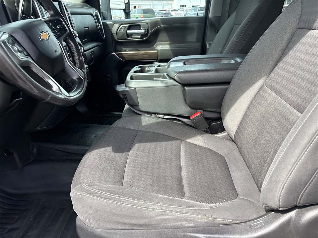 Used 2022 Chevrolet Silverado 2500 LT w/ Convenience Package image 9