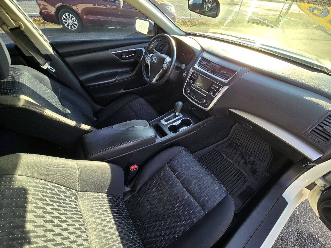 Used 2016 Nissan Altima 2.5 SV FWD image 38
