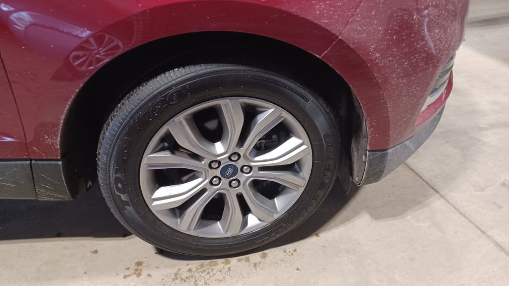 Used 2019 Ford Edge Titanium w/ Cold Weather Package image 4