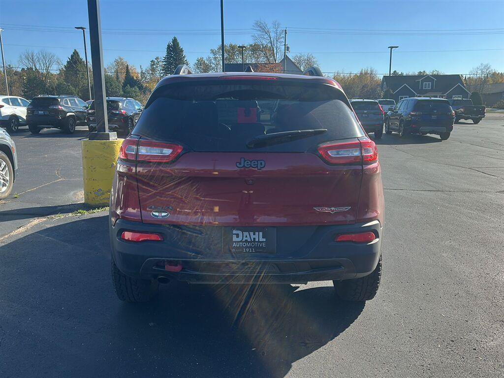 Used 2017 Jeep Cherokee Trailhawk w/ Cold Weather Group AWD/4WD image 5