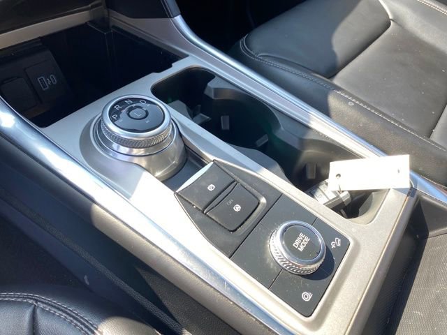 Used 2023 Ford Explorer XLT AWD/4WD image 13