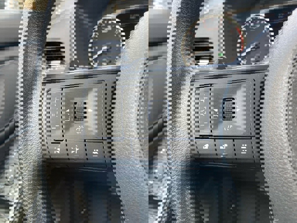 Used 2024 Nissan Rogue SV image 12