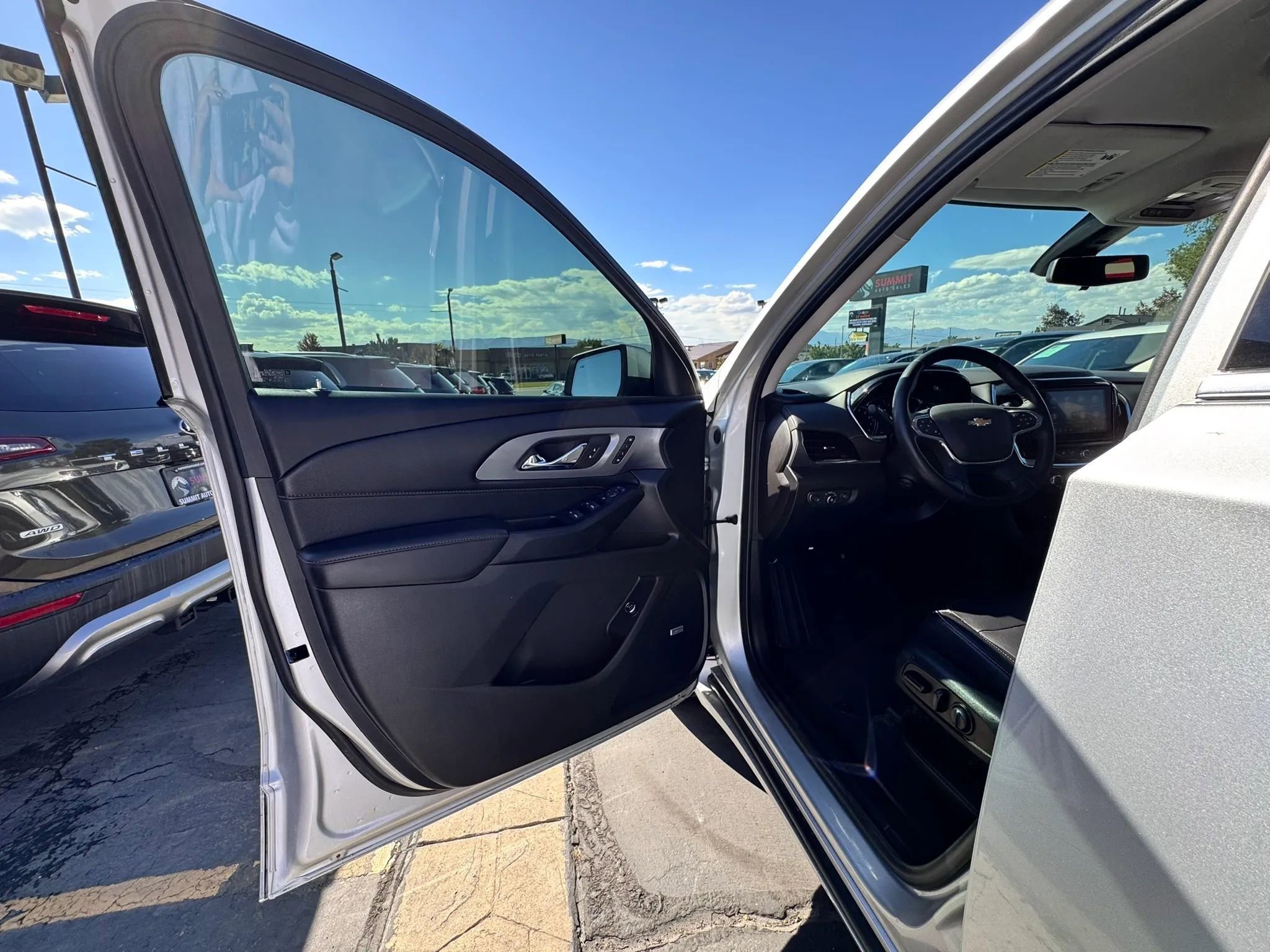 Used 2021 Chevrolet Traverse Premier AWD/4WD image 10