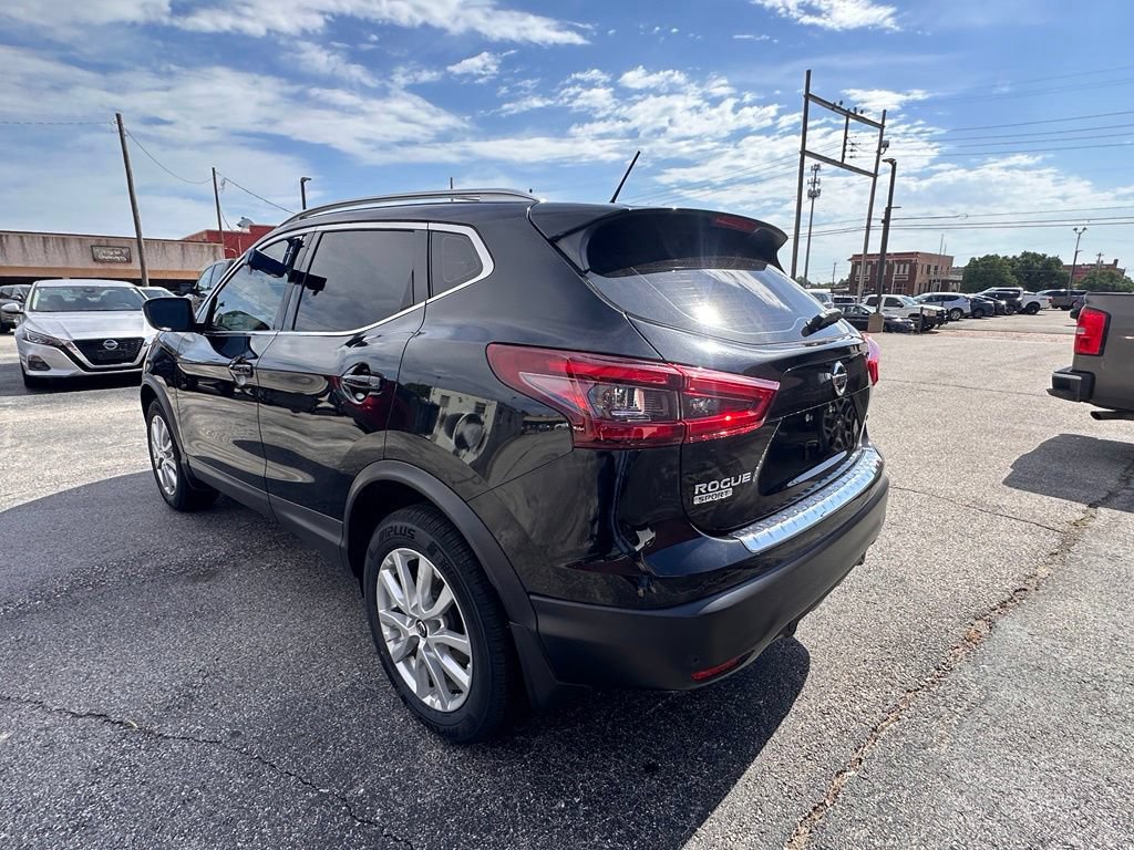 Used 2021 Nissan Rogue Sport SV FWD image 3