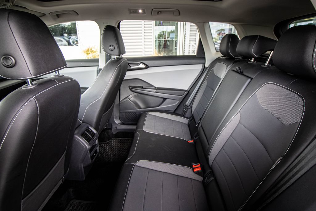 Certified 2023 Volkswagen Taos SE w/ Panoramic Sunroof Package FWD image 25