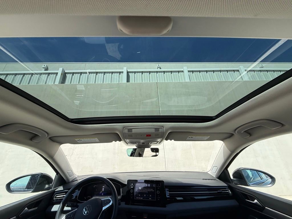 Used 2025 Volkswagen Jetta SE image 7