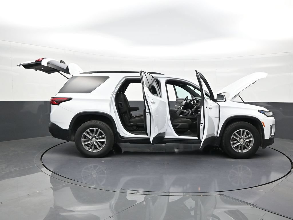 Used 2023 Chevrolet Traverse LT FWD image 26