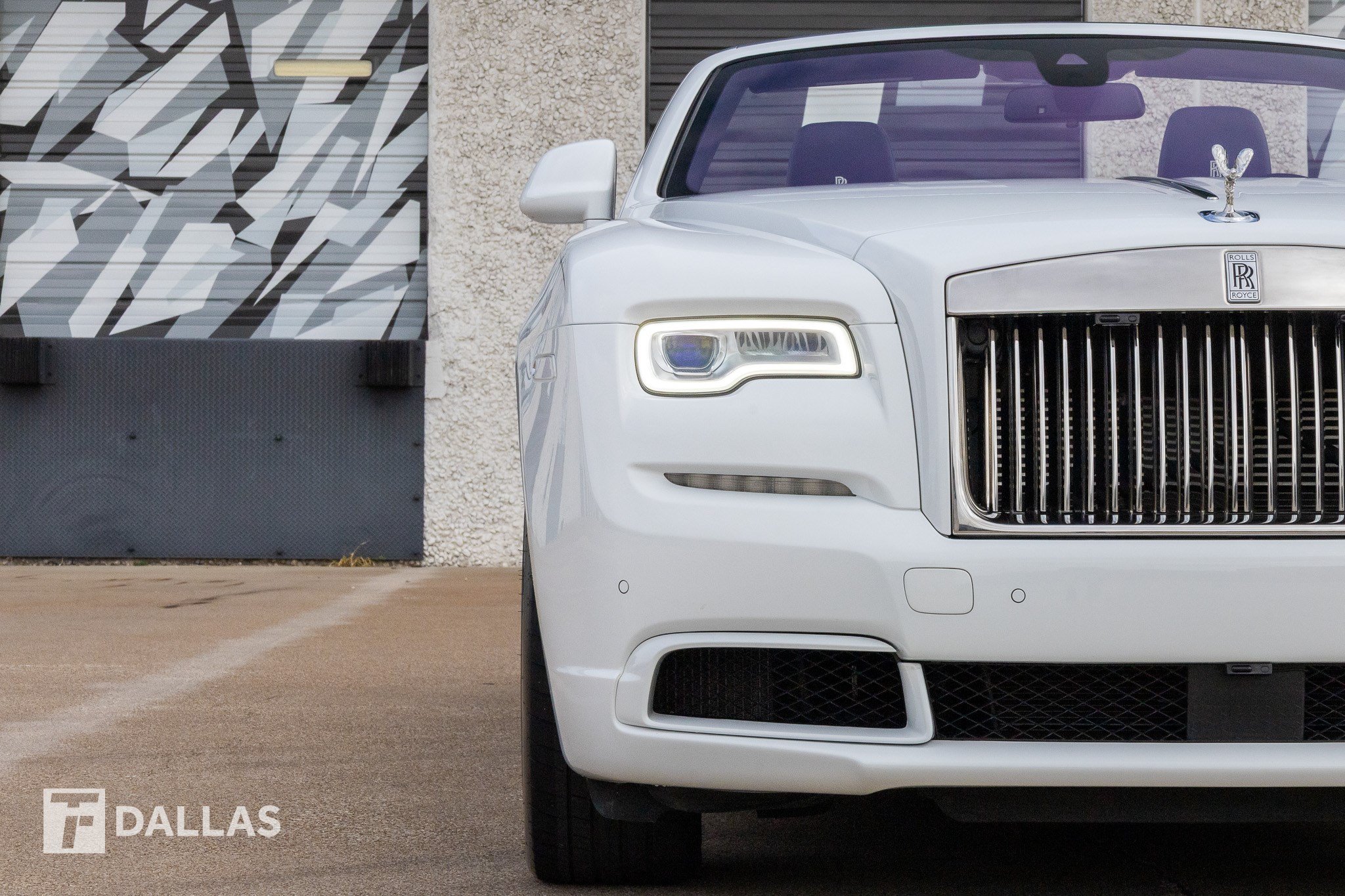 Used 2019 Rolls-Royce Dawn RWD image 5