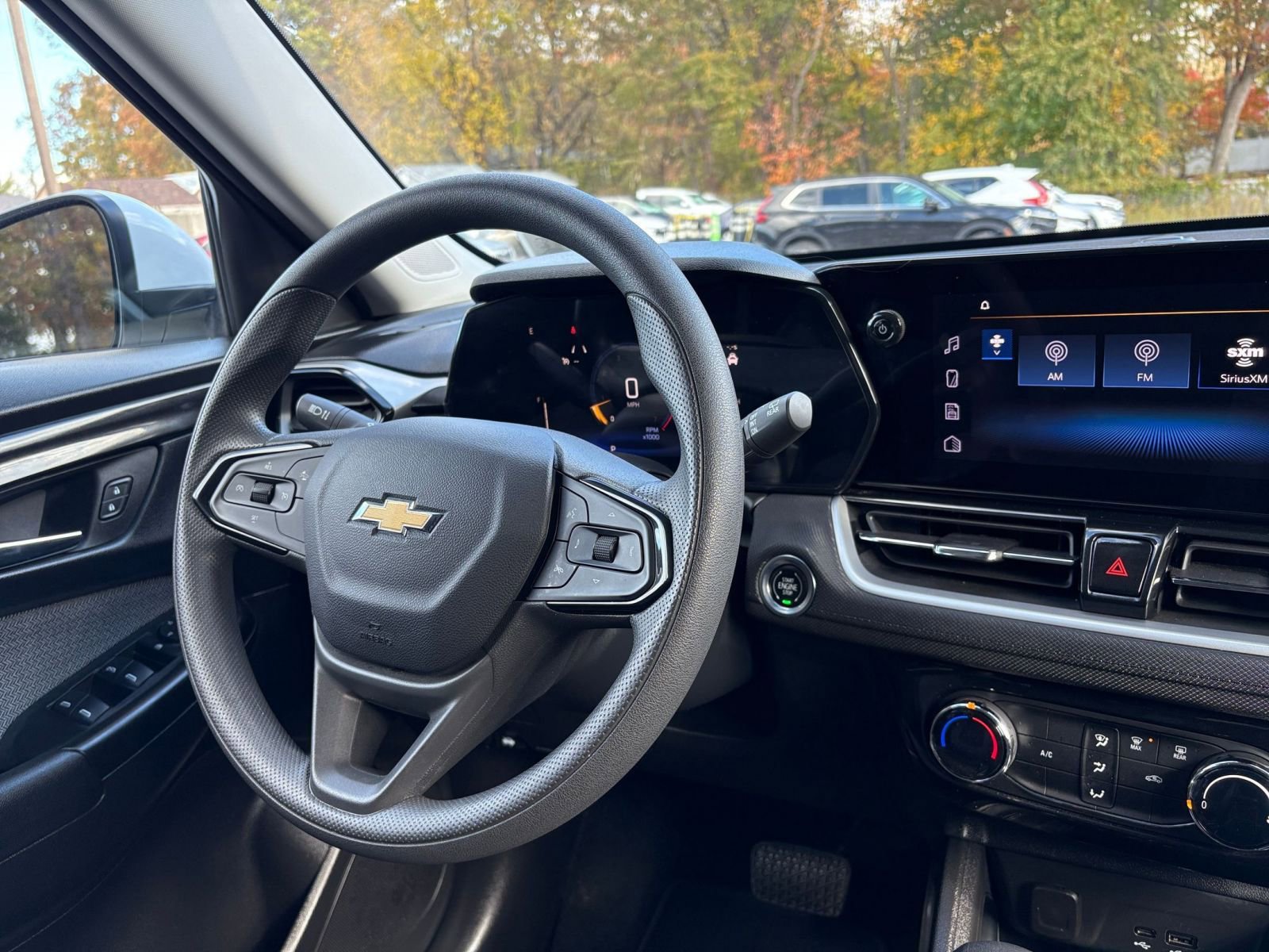 Used 2025 Chevrolet TrailBlazer LT image 32