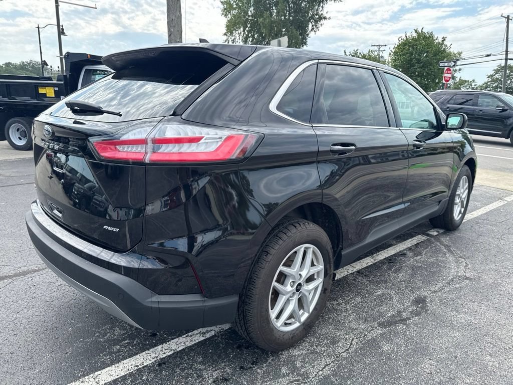 Certified 2024 Ford Edge SEL w/ Convenience Package AWD/4WD image 3