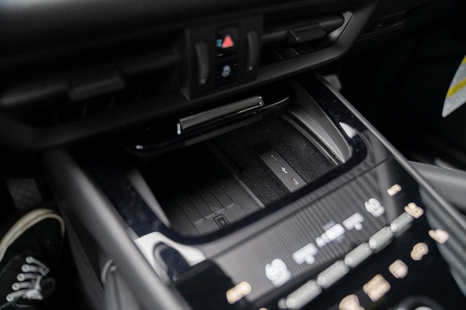 Used 2025 Porsche Cayenne Coupe image 16