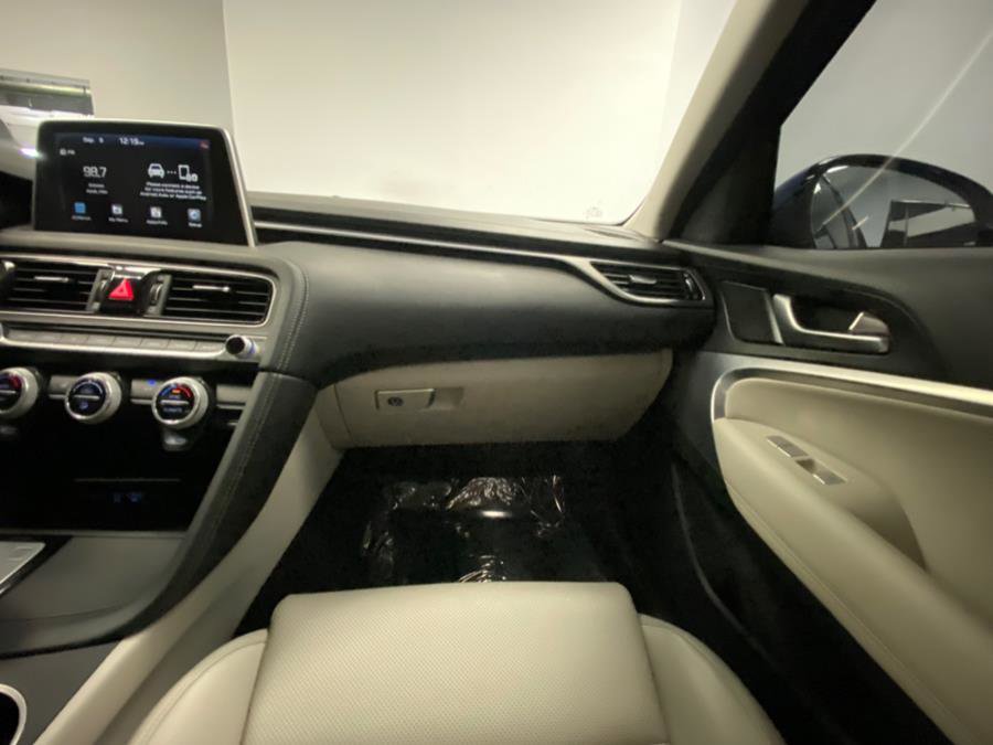 Used 2019 Genesis G70 2.0T Advanced image 24