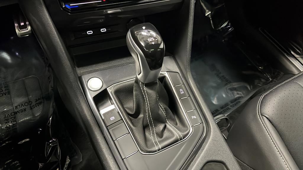 Used 2024 Volkswagen Tiguan SE R-Line FWD image 19