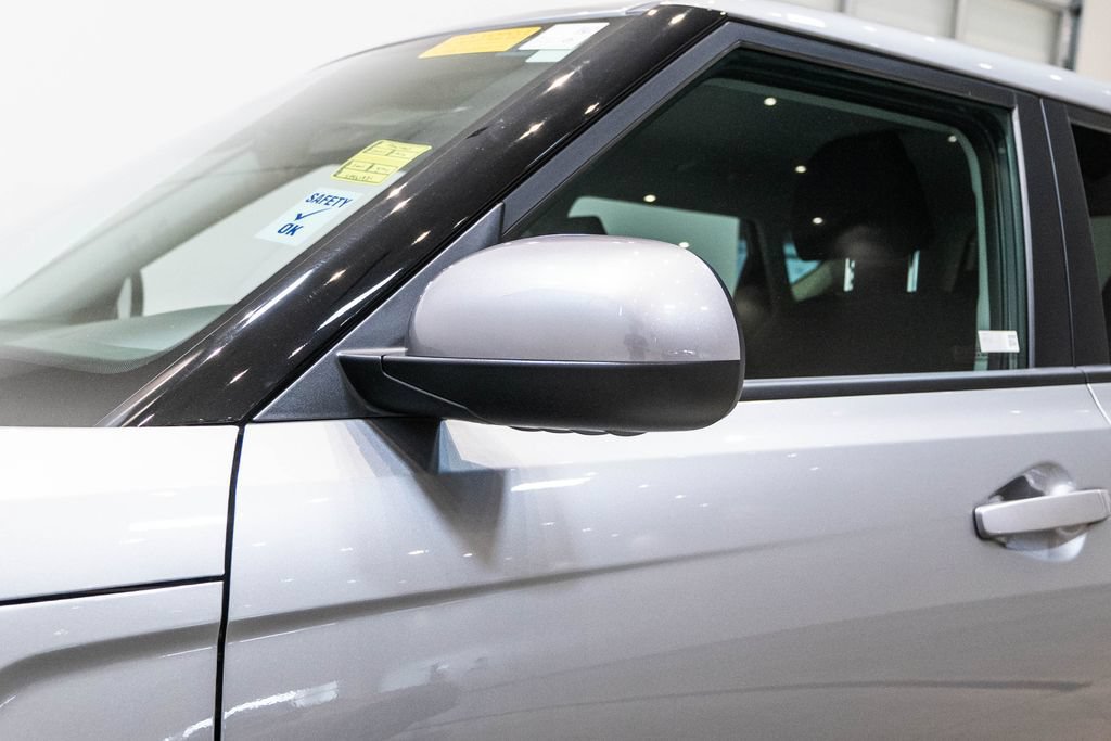 Used 2025 Kia Soul LX FWD image 12