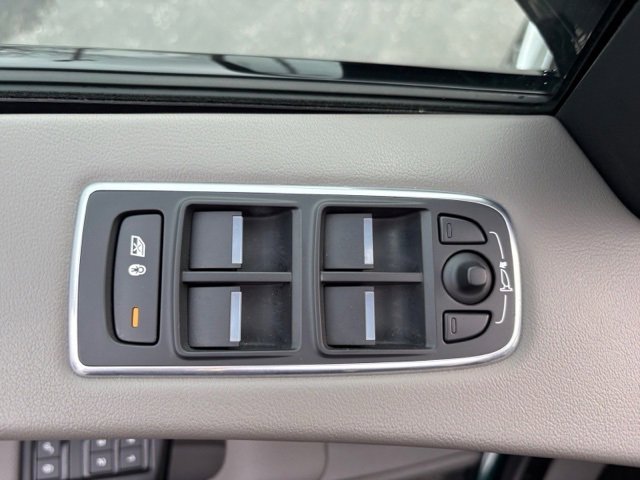 Used 2018 Jaguar F-PACE R-Sport image 9