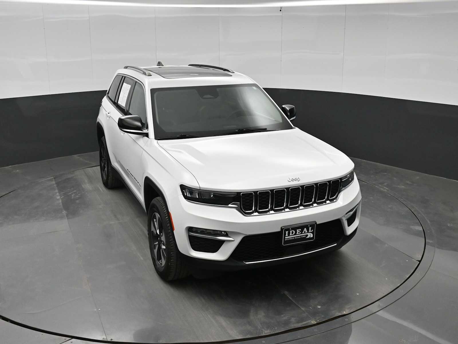 Used 2024 Jeep Grand Cherokee Limited 4xe AWD/4WD image 25