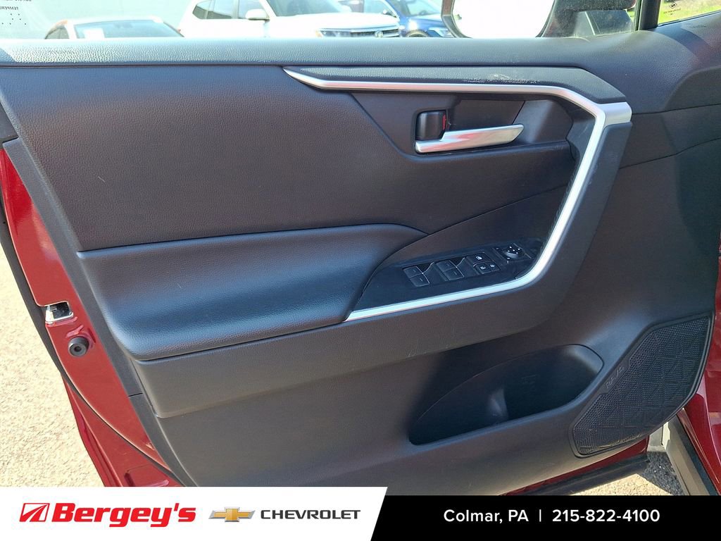 Used 2023 Toyota RAV4 XLE FWD image 15