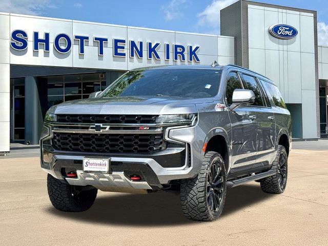 Used 2022 Chevrolet Suburban Z71 w/ Luxury Package AWD/4WD image 3