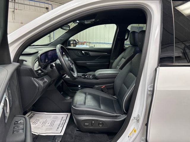 Used 2025 Buick Enclave Sport Touring image 9