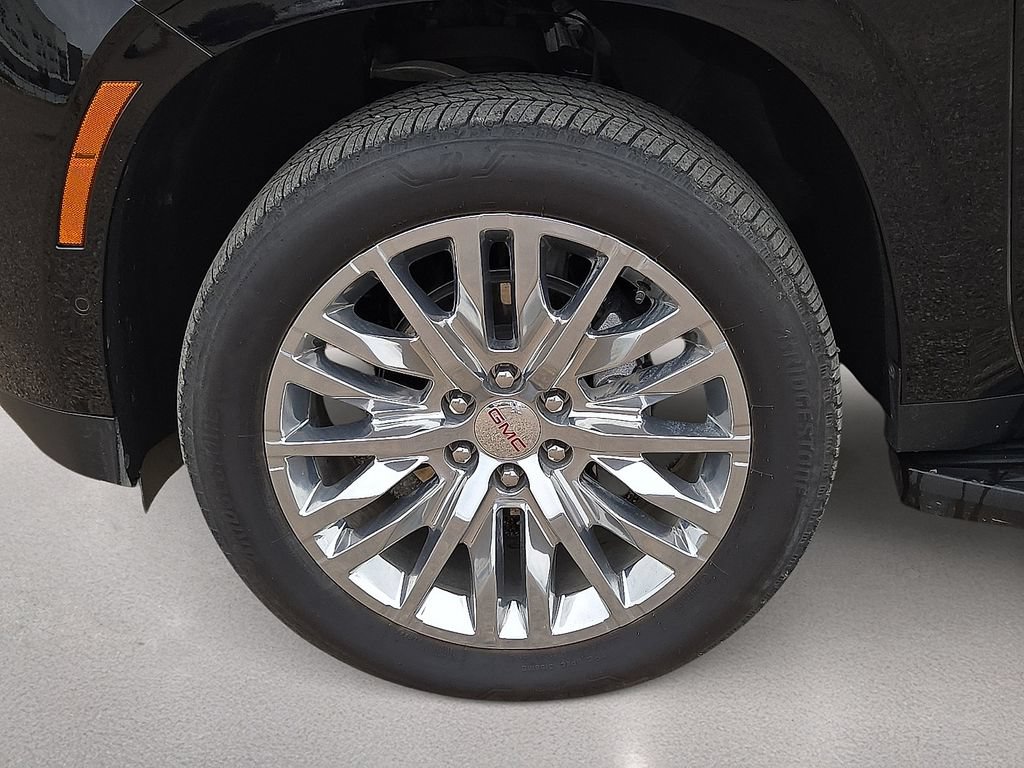 Used 2025 GMC Yukon XL Denali AWD/4WD image 11