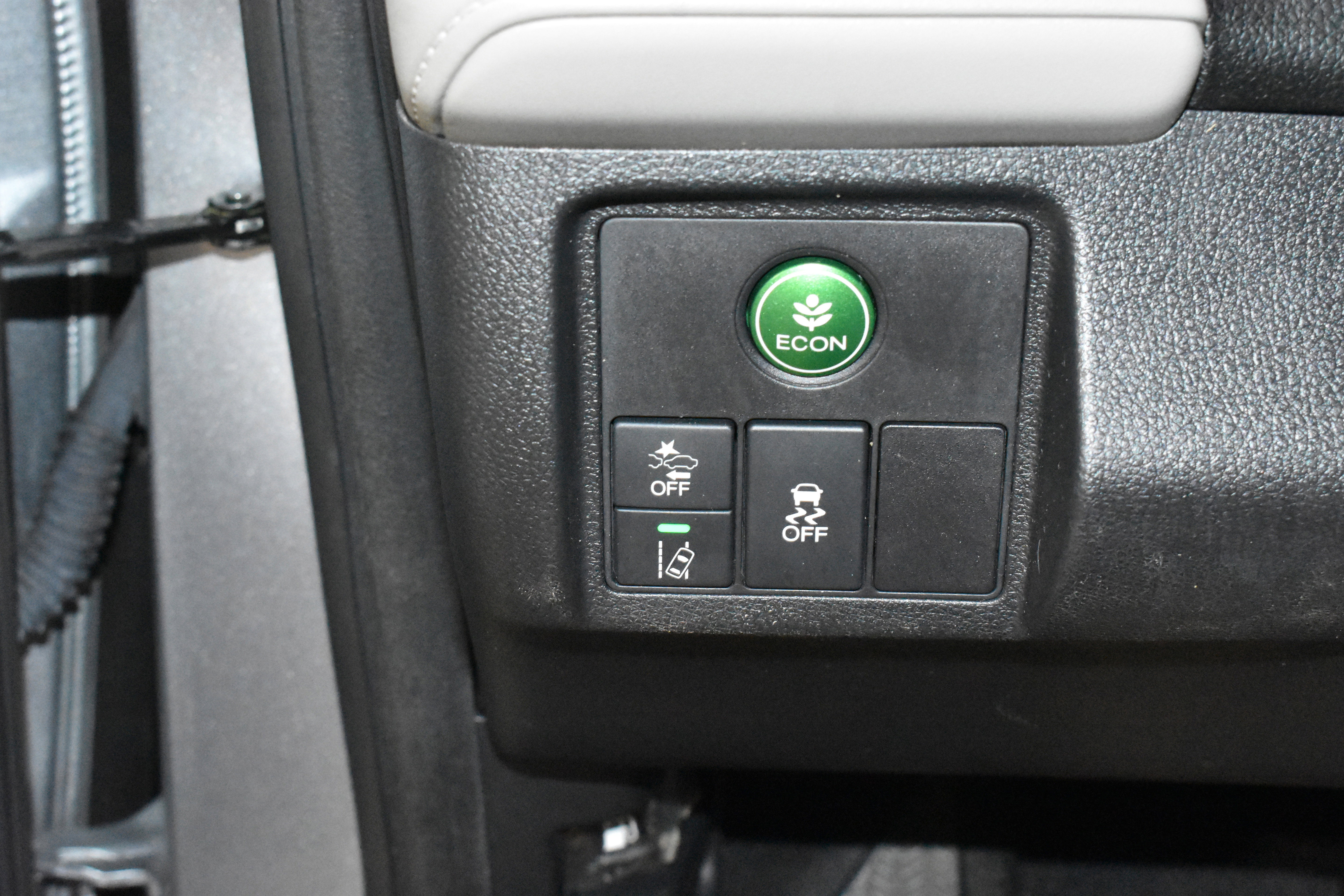 Used 2019 Honda HR-V Touring image 16