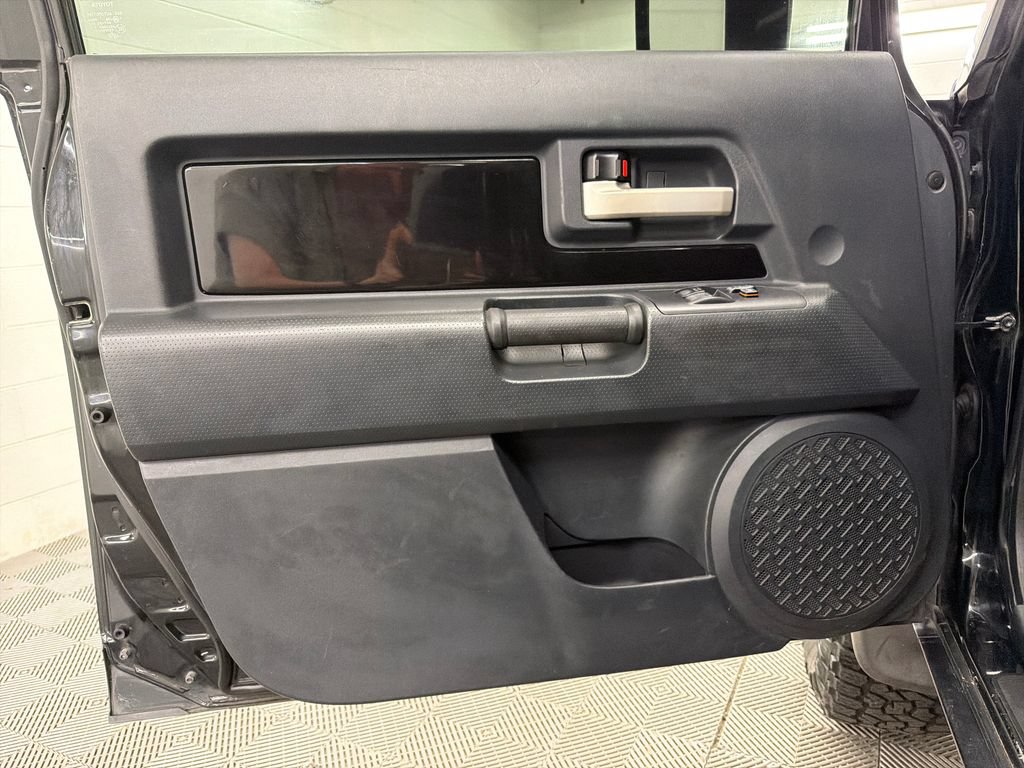Used 2009 Toyota FJ Cruiser 2WD image 14