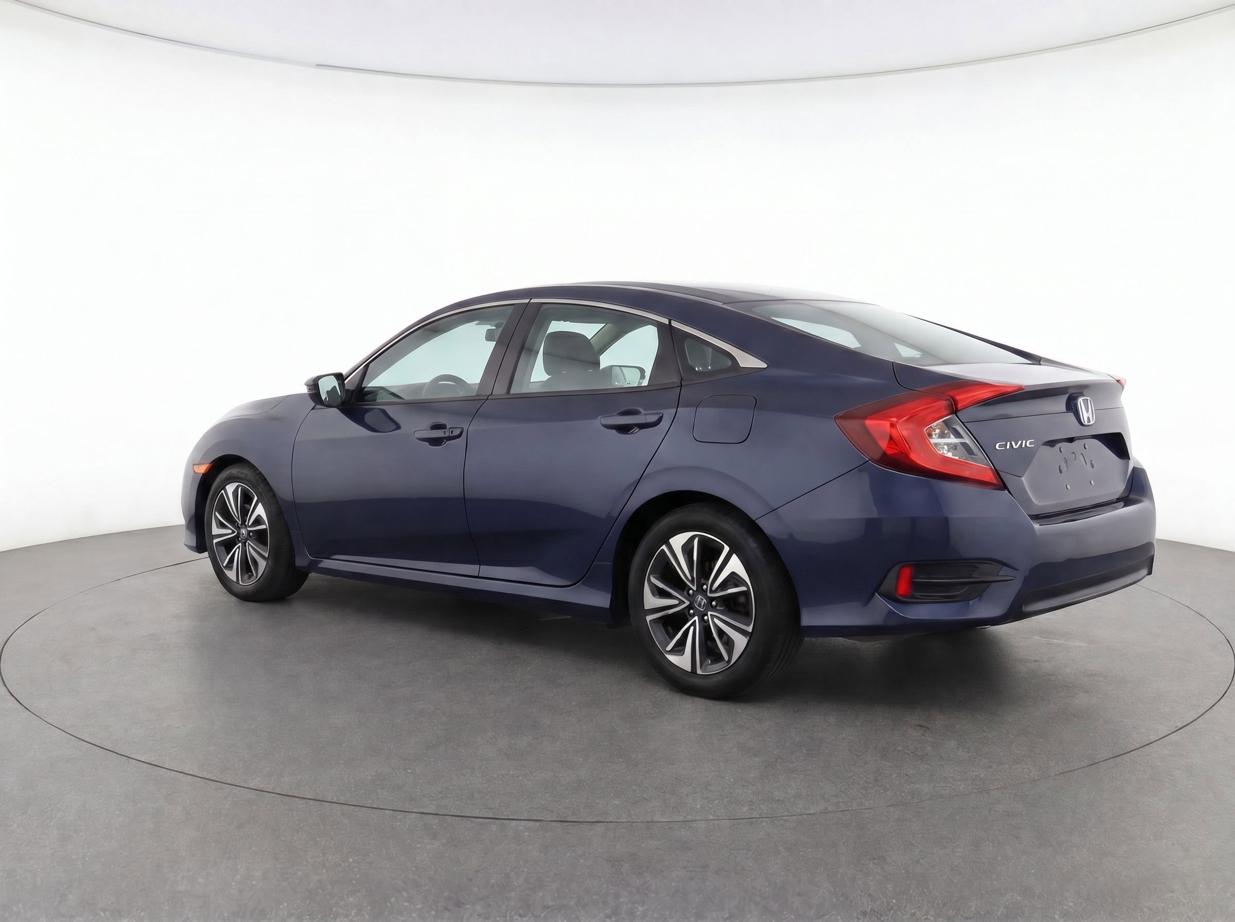 Used 2017 Honda Civic EX-L image 2