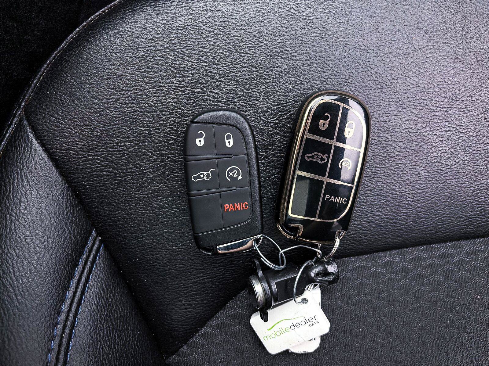 Used 2022 Jeep Compass Latitude w/ Sun and Sound Group AWD/4WD image 30