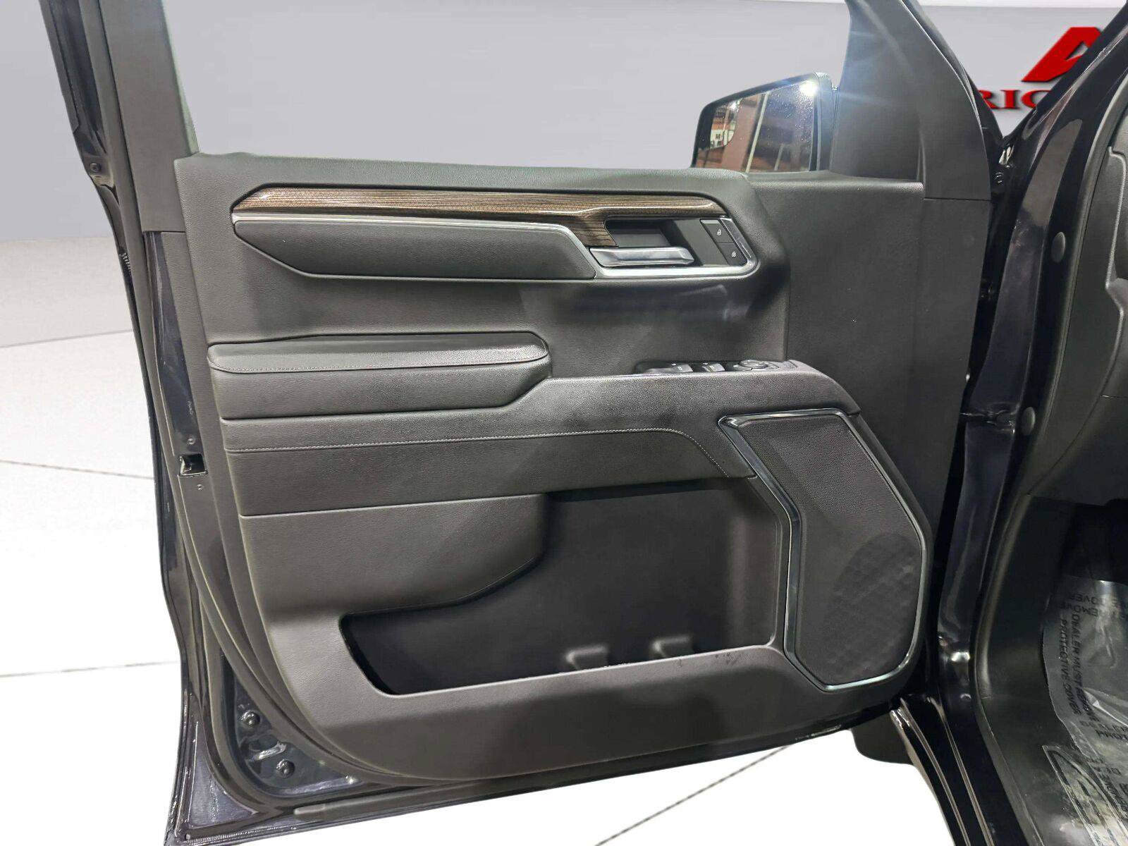 Used 2023 Chevrolet Silverado 1500 LT AWD/4WD image 23