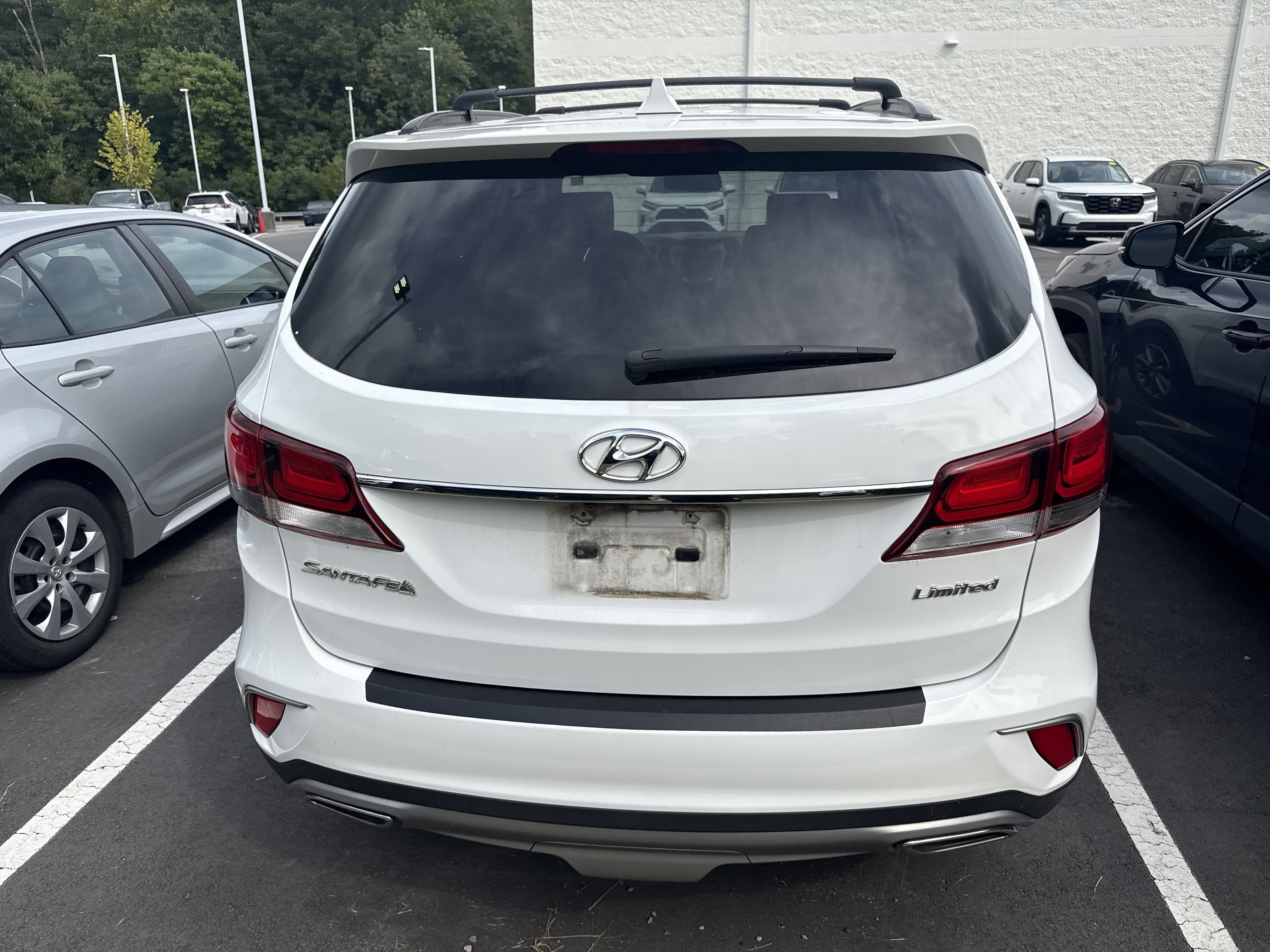 Used 2017 Hyundai Santa Fe Limited FWD image 7
