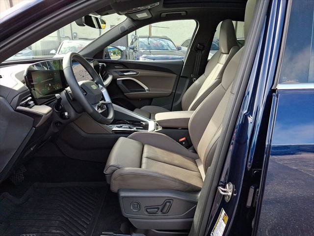 Used 2025 Audi Q5 Premium Plus w/ Premium Plus AWD/4WD image 13