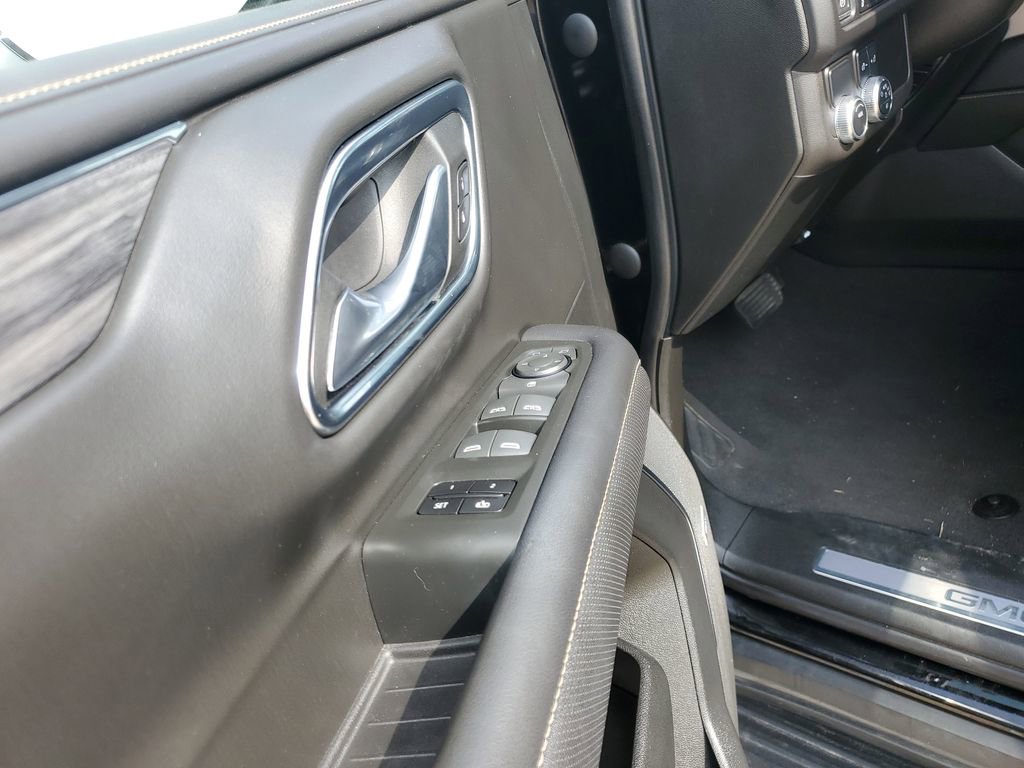 Used 2022 GMC Yukon SLT image 11