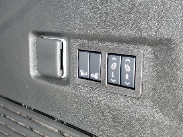 New 2026 GMC Yukon AT4 w/ AT4 Preferred Package AWD/4WD image 8