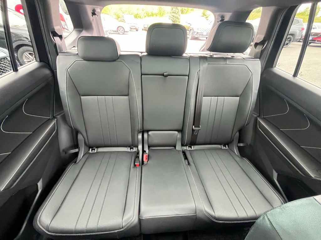 Certified 2024 Volkswagen Tiguan SE R-Line FWD image 27