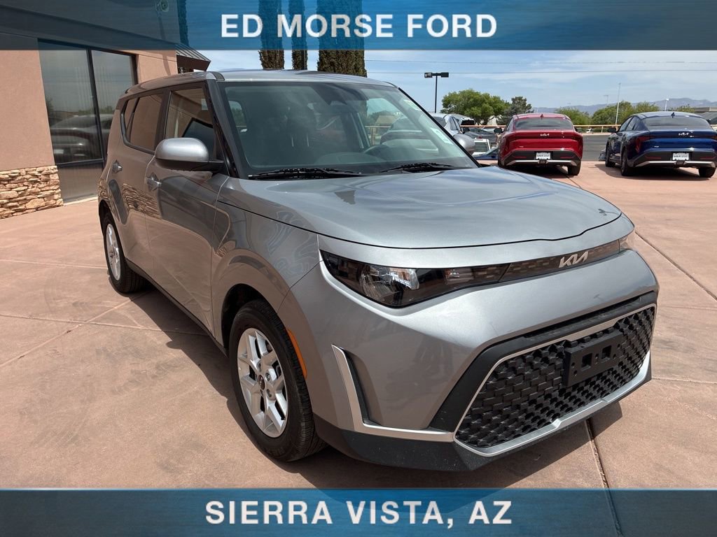 Used 2025 Kia Soul LX FWD image 10