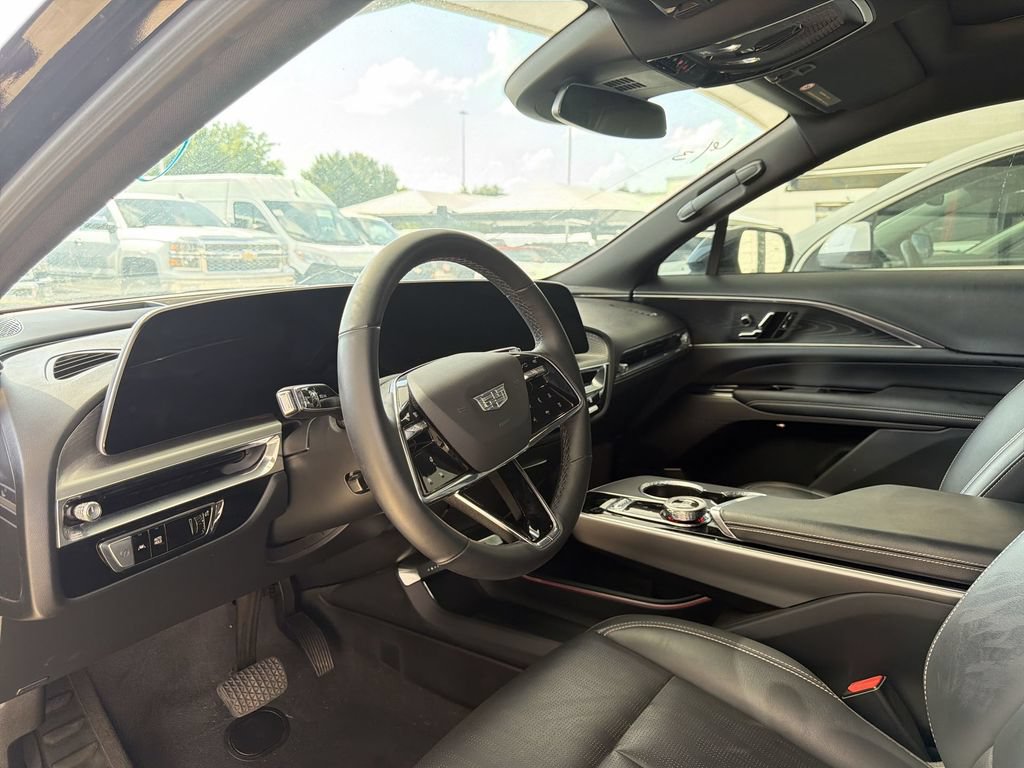 Used 2024 Cadillac Lyriq Luxury RWD image 6
