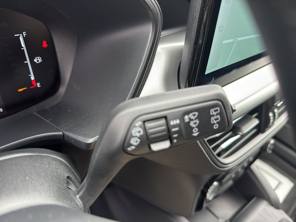 New 2025 Ford Escape SE image 21