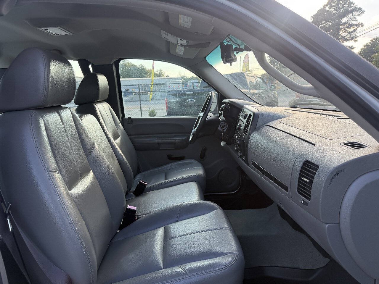 Used 2007 GMC Sierra 1500 W/T RWD image 32