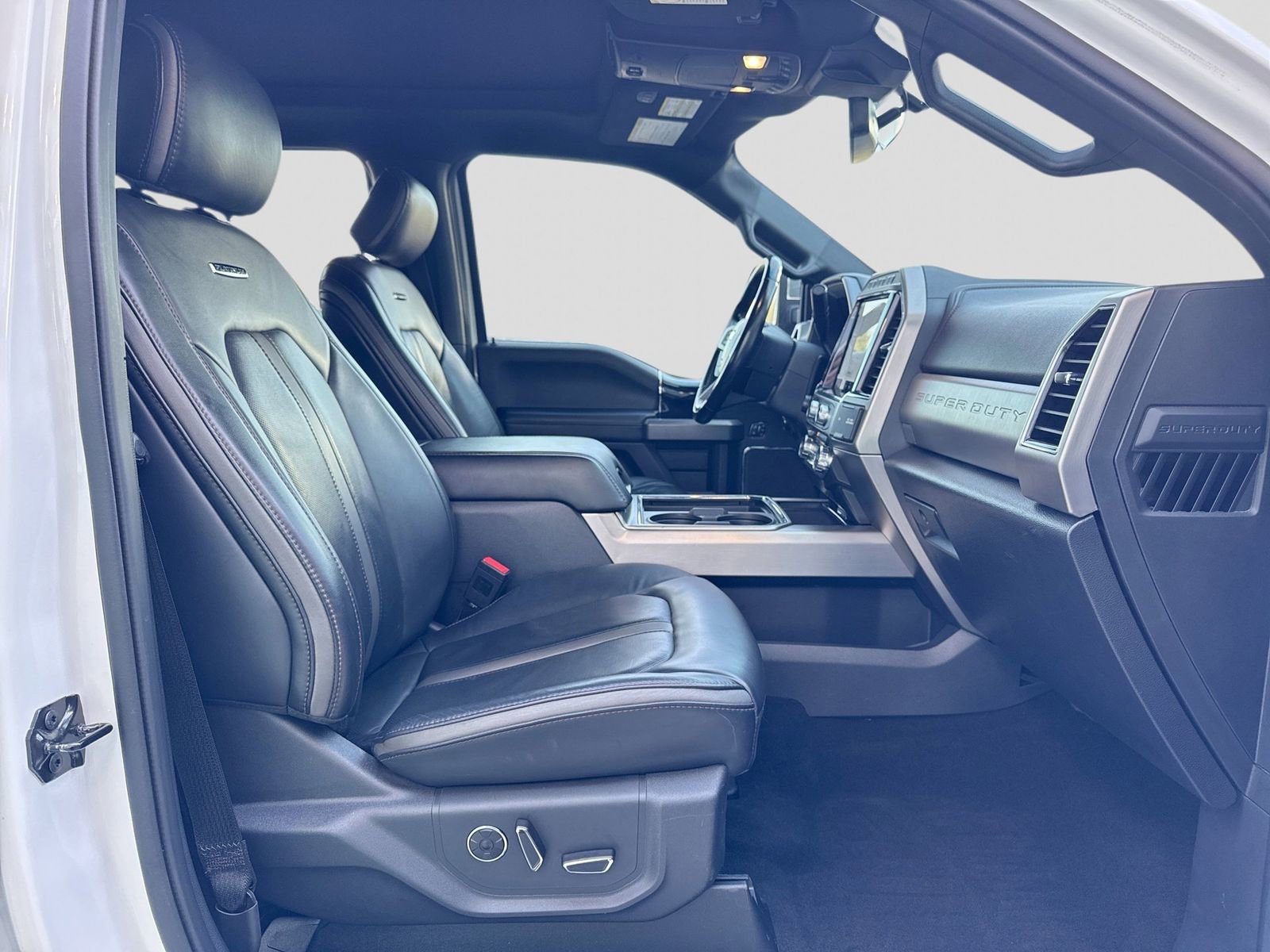 Certified 2022 Ford F250 Platinum w/ FX4 Off-Road Package image 7