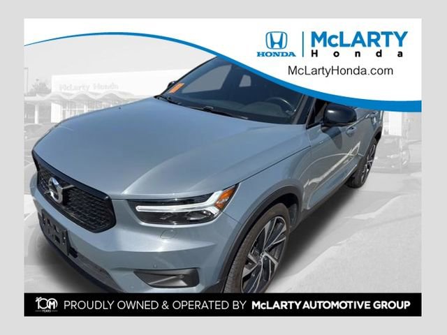 Used 2020 Volvo XC40 T5 R-Design w/ Protection Package image 1