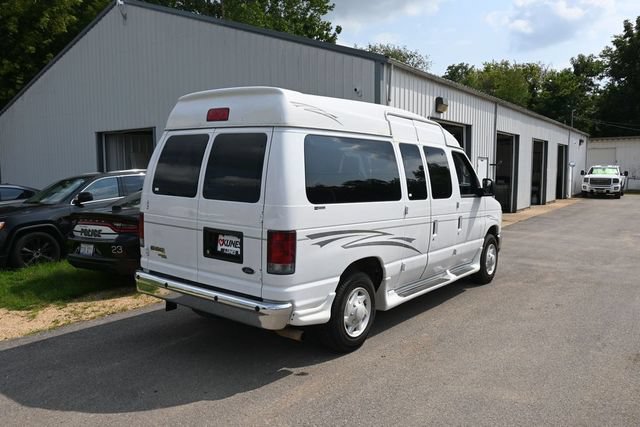 Used 2009 Ford E-150 and Econoline 150 Wagon RWD image 6