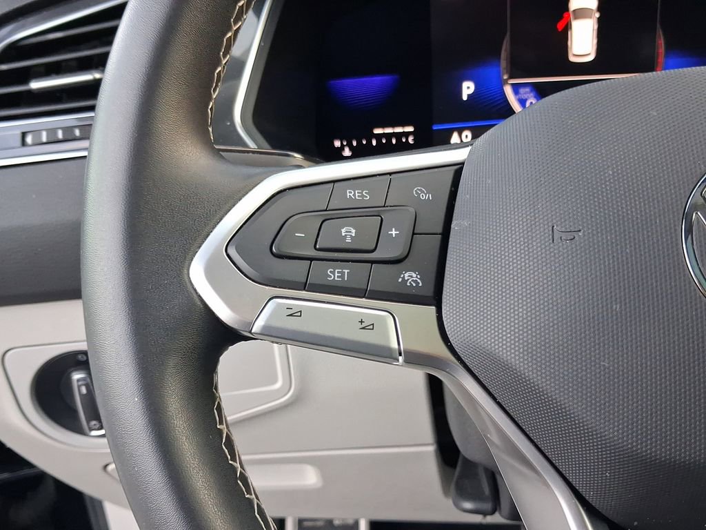 Used 2023 Volkswagen Tiguan SE R-Line image 20