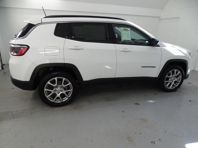 Used 2022 Jeep Compass Latitude w/ Sun and Sound Group image 24